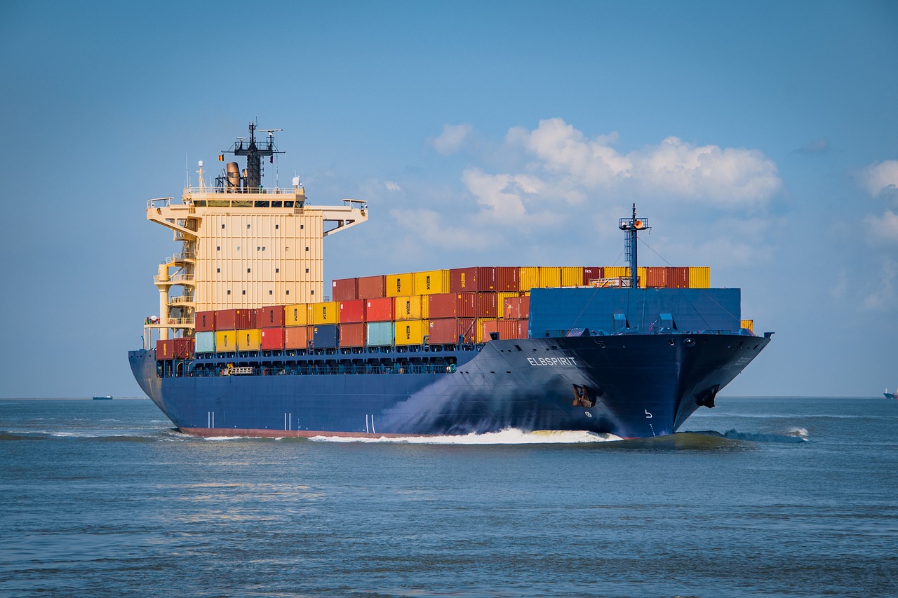 Avantages et inconvénients du transport maritime : Analyse détaillée pour une meilleure compréhension